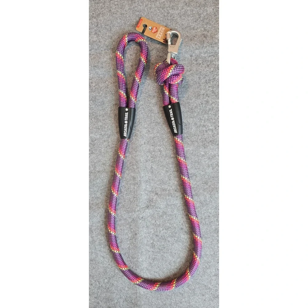 NWT Arcadia Trail Paracord Dog Rope Nylon Leash 4 feet Purple, Carabiner Clip